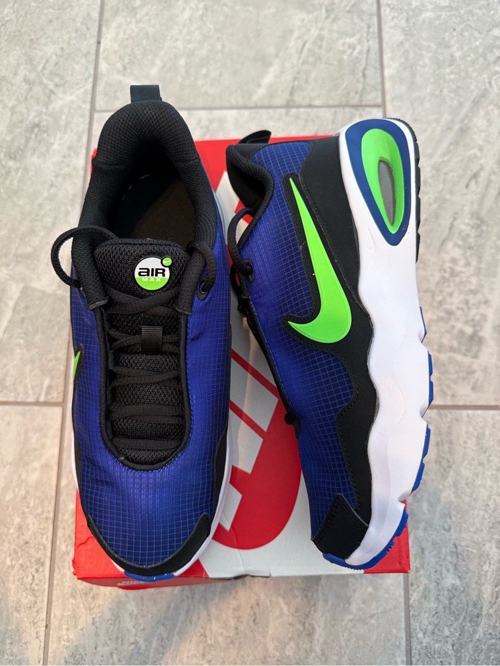 New boys Nike sz 5 Blue and Green Air Max Shoes